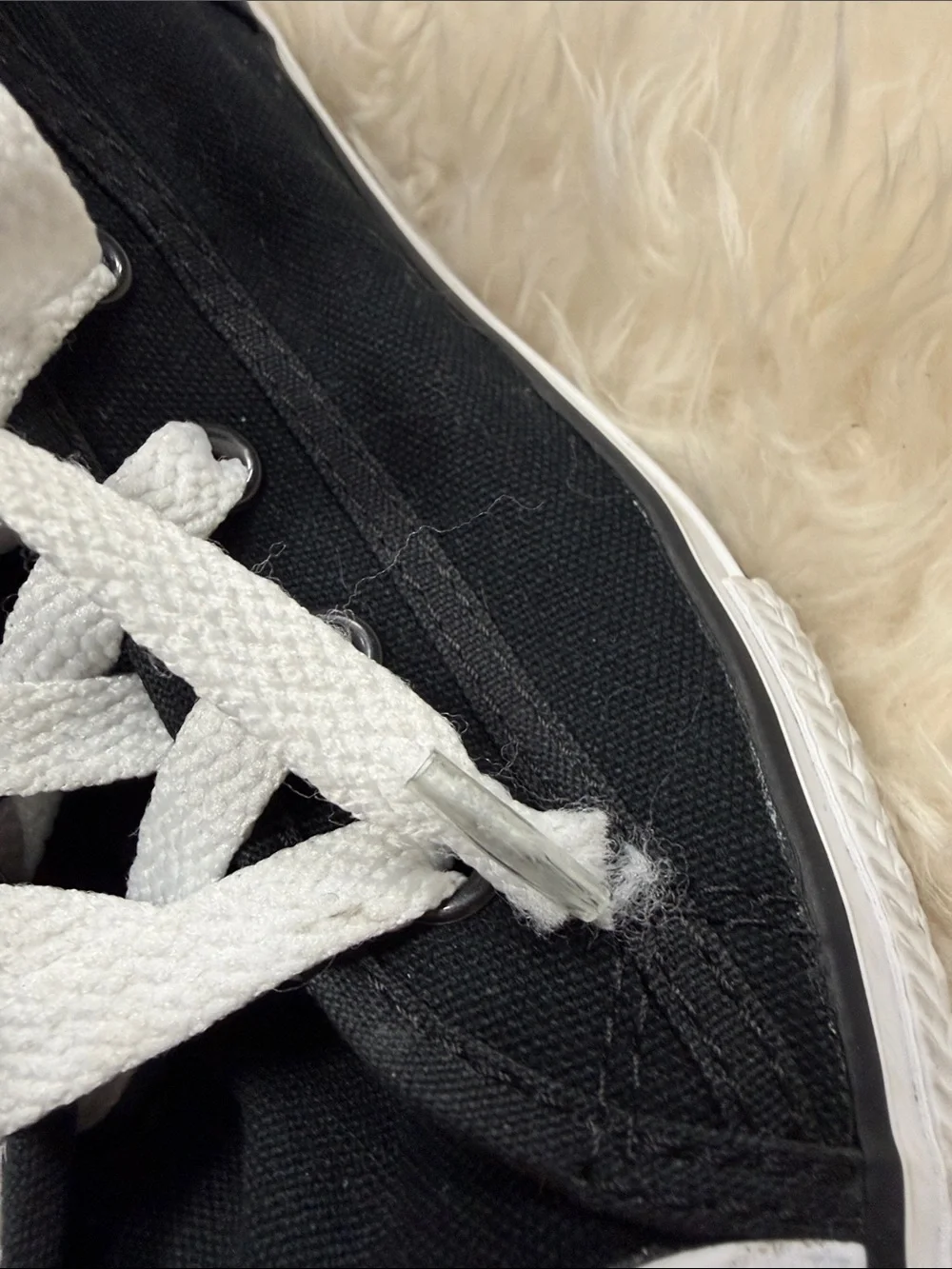 Converse Black High Top Sneakers Buffalo Print lining EUC - Picture 11 of 11